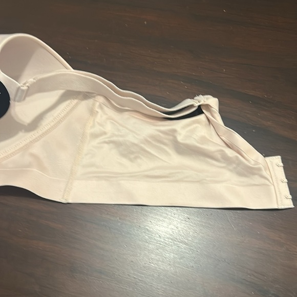 Bali Cool Comfort Beige Bra Size 3XL
Revolution Soft Touch Perfect WireFree Bra - Picture 6 of 11